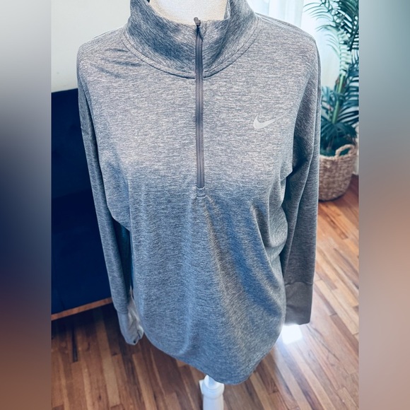 NIKE DRIFIT Running Long Sleeve Tshirt Athletic Shirt - Picture 12 of 13